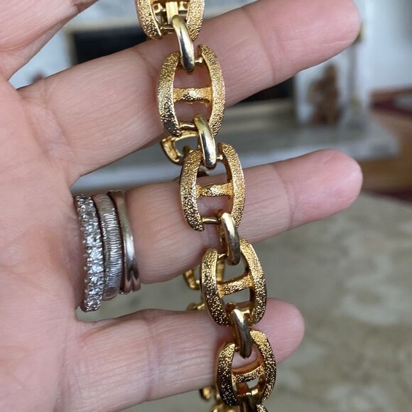 Vintage 90’s Gold Tone Collar Necklace - Picture 6 of 10